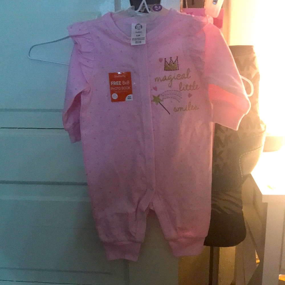 $$$ Gerber baby girl outfit. 0-3 months